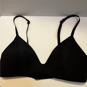 Skims 32B Wireless Bra
